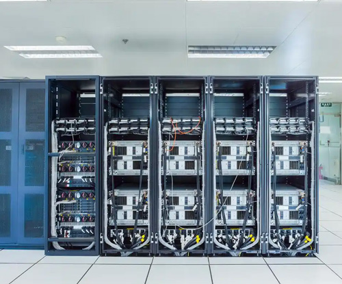 The main function and working principle of the computer room